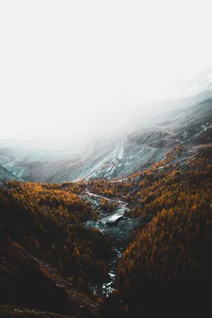 4k Ultra Hd Phone North Europe Wallpaper