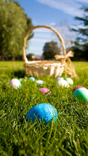 “a Beautifully Decorated Easter Egg Representing New Beginnings!” Wallpaper