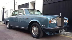 A Classic Gem - The Exquisite Rolls Royce Camargue Wallpaper