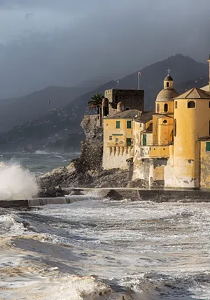 A Desktop Wallpaper Of An Autumn Scene Wallpaper