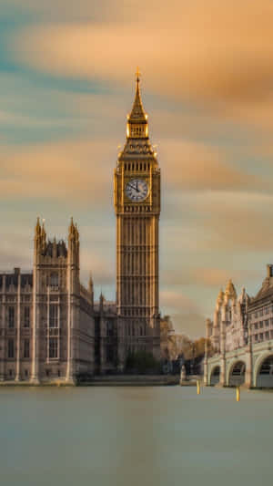 A London Skyline Set Against The Stunning Backdrop Of A Blue Sky Wallpaper