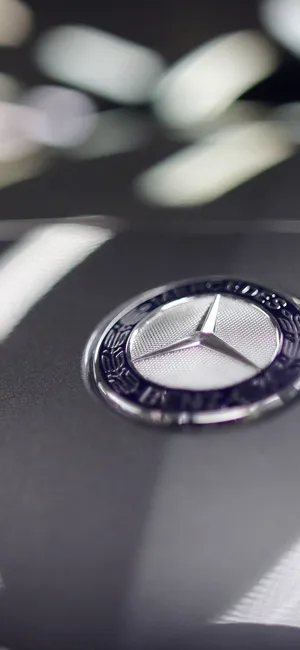 A Luxurious Combination - The Mercedes Benz And The Iphone Wallpaper