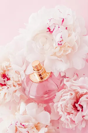 A Mesmerizing Floral Fragrance In Vibrant Colors Wallpaper
