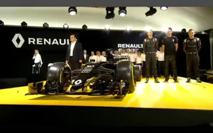 A Powerful Display: The Renault Rs16 On Track Wallpaper