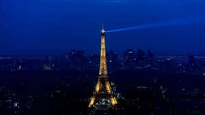 A Sight To See – Paris At Night Wallpaper