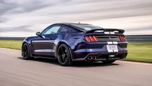 A Thrilling Ride: Ford Mustang Gt350r Wallpaper