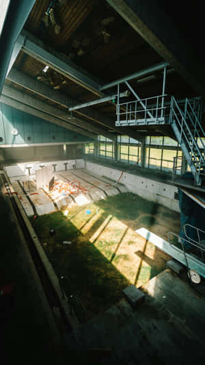 Abandoned Indoor Pool Decay Wallpaper