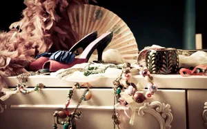 Accessorize To Perfection Wallpaper