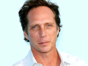 Acclaimed Actor William Fichtner Posing For A Portrait Wallpaper