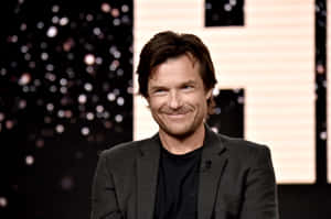 Actor Jason Bateman At The 2020 Golden Globe Awards Wallpaper