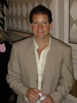 Actor Steve Guttenberg Wallpaper