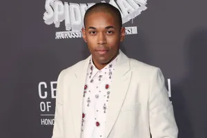 Actorat Eventin Floral Embellished Suit Wallpaper