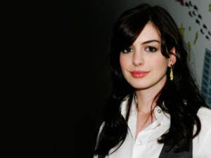 Actress Anne Hathaway Wallpaper