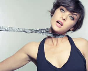 Actress Frankie Shaw Poses For A Portrait Wallpaper