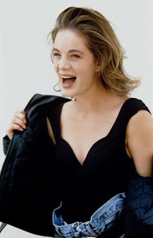 Actress Gabrielle Anwar In A Stunning Pose Wallpaper