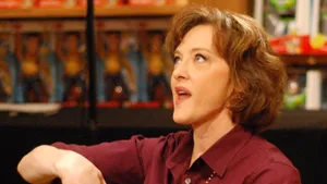 Actress Joan Cusack Funny Face Wallpaper