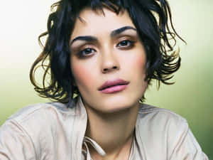 Actress Shannyn Sossamon Posing For A Photoshoot Wallpaper