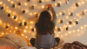 Add A Sparkle Of Femininity To Your Home Decor With These Gorgeous Pink Fairy Lights Wallpaper