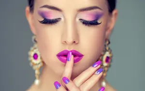 Add Drama To Your Look With This Bold Purple Eye Shadow. Wallpaper