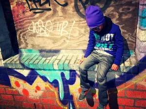 Add Style To Your Look With Eye-catching Purple Accessories Wallpaper