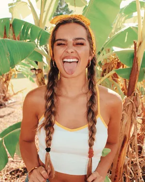 Addison Rae Summer Vibe Wallpaper