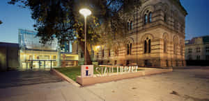 Adelaide State Library Exteriorat Dusk Wallpaper