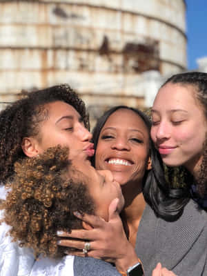 Adorable Mia Love With Children Wallpaper