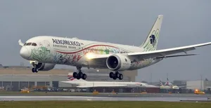 Aeromexico Airline Boeing 787-9 Dreamliner Take Off Wallpaper