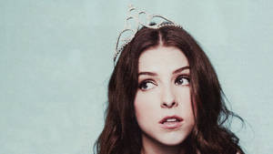 Aesthetic Anna Kendrick Vintage Tiara Wallpaper