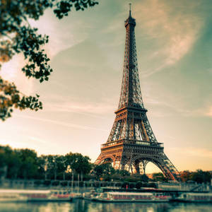 Aesthetic Ipad Eiffel Tower Wallpaper