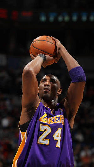 Aesthetic Kobe Bryant Shooting Wallpaper