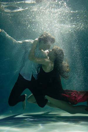 Affectionate Underwater Love Iphone Wallpaper