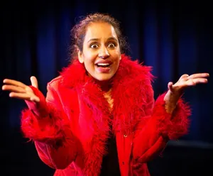 Agam Darshi Radiantly Posing For A Photoshoot Wallpaper