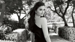 Aishwarya Rai Black And White Photo Wallpaper