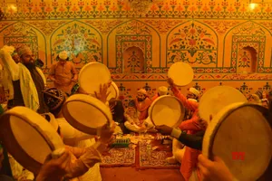 Ajmer Shrine Believers Wallpaper