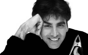 Akshay Kumar Grayscale Wallpaper