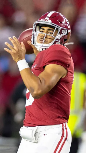 Alabama Quarterback Warmup Wallpaper