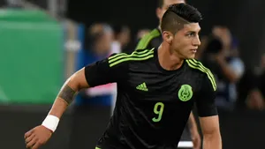 Alan Pulido In Black Adidas Jersey Wallpaper