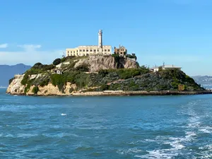 Alcatraz Island Daytime View Wallpaper