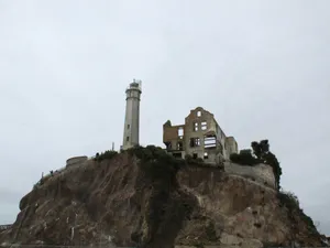 Alcatraz Island Lighthouseand Ruins Wallpaper