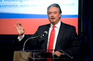 Alex Castellanos Keynote Presentation Wallpaper