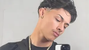 Alex Chino Stylish Selfie Wallpaper