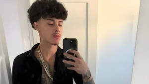 Alex Chino Stylish Selfie Wallpaper