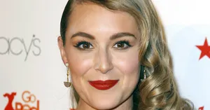 Alexa Penavega Dazzling In A Stylish Outfit Wallpaper