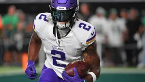 Alexander Mattison Vikings Running Back Action Wallpaper
