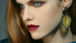 Alexandra Daddario Facial Features Wallpaper