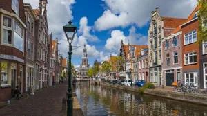 Alkmaar Canal Viewwith Historic Buildings Wallpaper