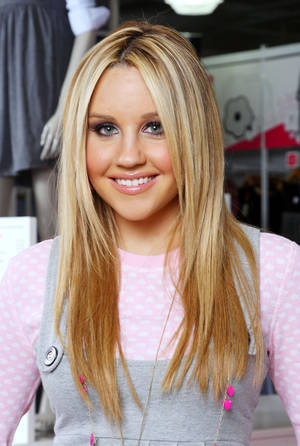 Amanda Bynes American Actress Wallpaper