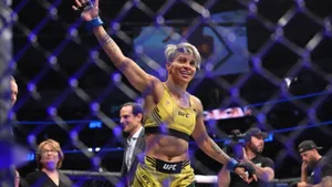 Amanda Lemos In Her Prime, Practicing During A Training Session. Wallpaper