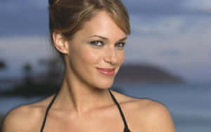 Amanda Righetti Smiling Beach Backdrop Wallpaper